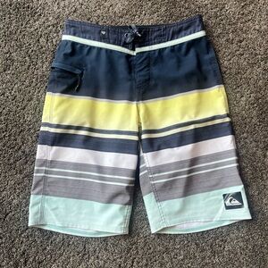 Boys Quiksilver Boardahorts/Swim Trunks